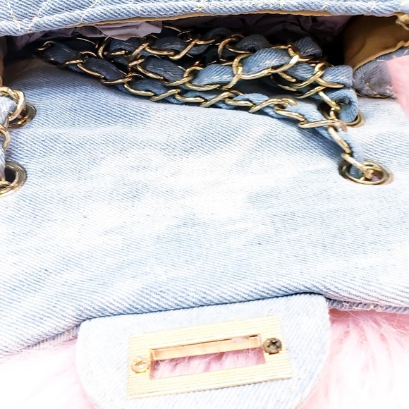 Quilted chain strap petite NWT - Picture 5 of 5